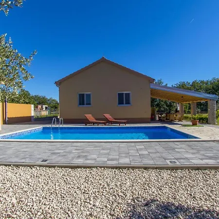 Charming Holiday In Murvica With Pool