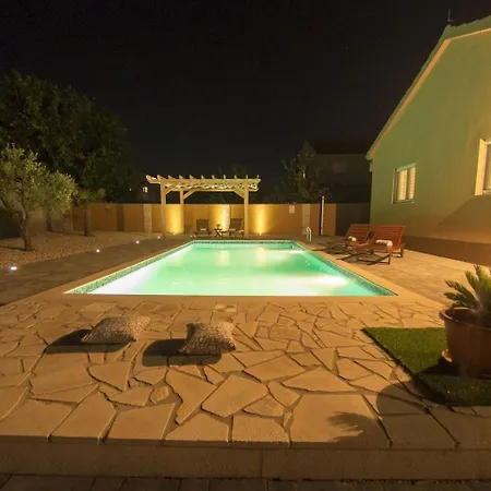Charming Holiday In Murvica With Pool 펜션 Murvica (Policnik)
